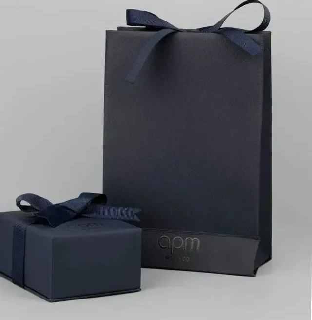 Écrin et pochette APM Monaco