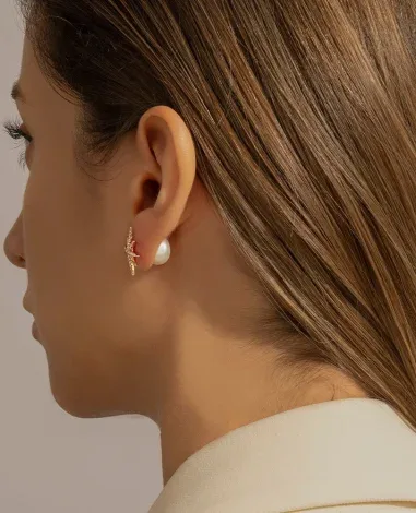 Boucle d'Oreille Météorites APM Monaco - Or Rose et Perle — vue 3