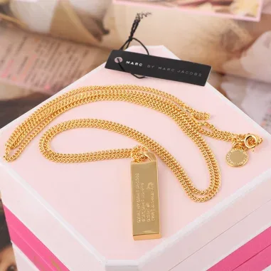 Collier Marc by Marc Jacobs Plaque Workwear Acier Doré — vue 2