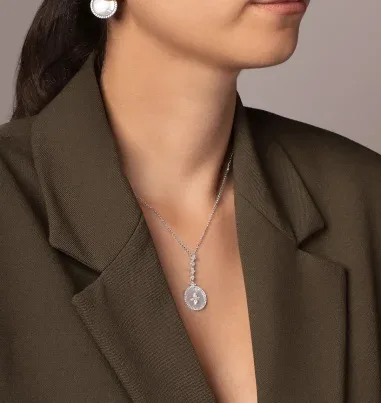 Collier Étoile sur Nacre APM Monaco — vue 2