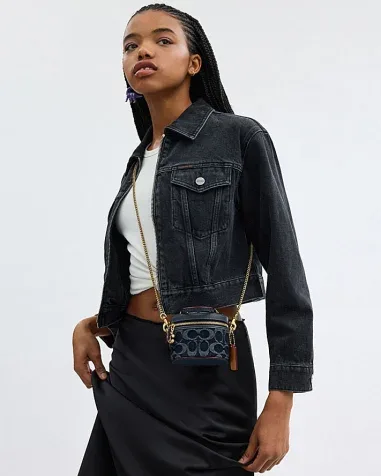 Sac à bandoulière Coach Trail en toile denim signature — vue 4